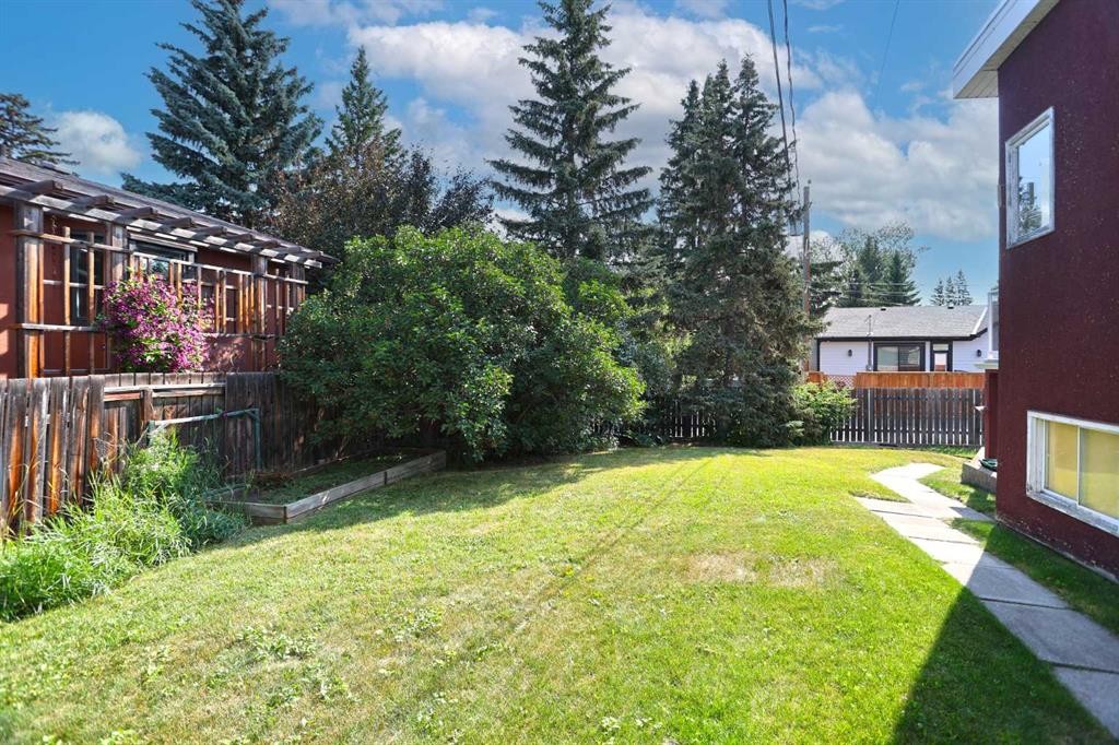 4904 Verulum Place Nw, Calgary, AB - Outdoor