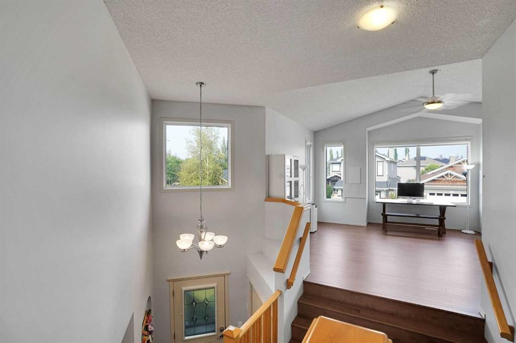 101 Royal Oak Crescent Nw, Calgary, AB - Indoor