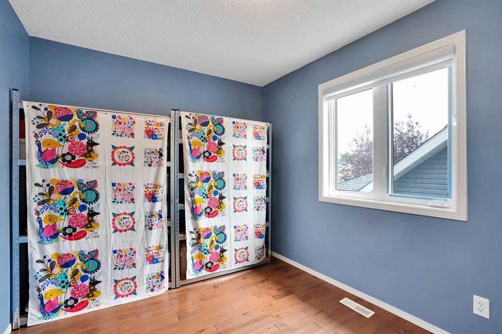 101 Royal Oak Crescent Nw, Calgary, AB - Indoor Photo Showing Other Room