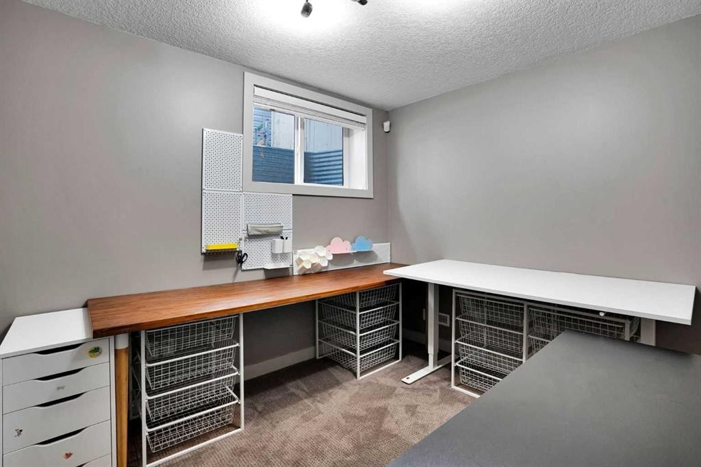101 Royal Oak Crescent Nw, Calgary, AB - Indoor Photo Showing Office