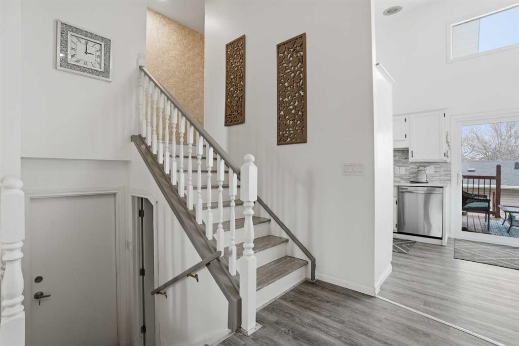 203 Shawglen Road Sw, Calgary, AB - Indoor Photo Showing Other Room