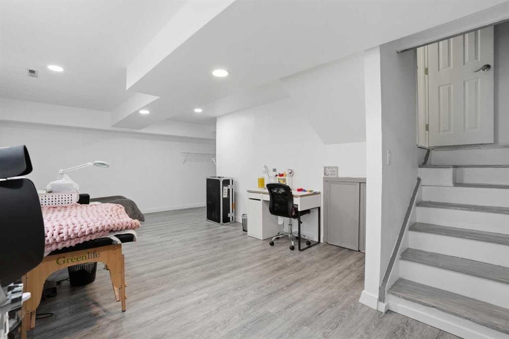 203 Shawglen Road Sw, Calgary, AB - Indoor Photo Showing Other Room