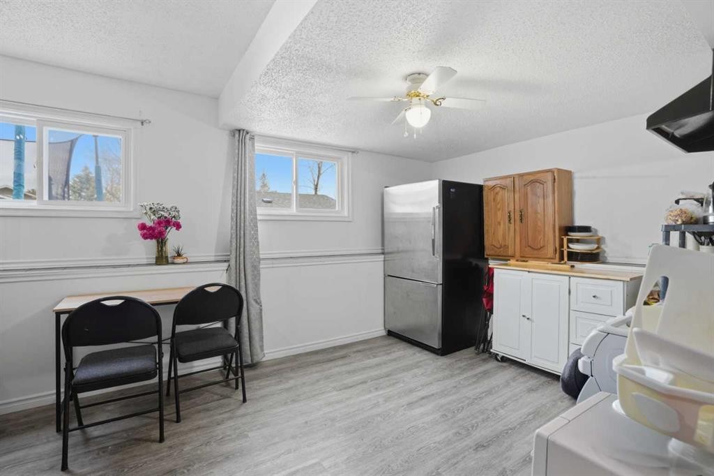 203 Shawglen Road Sw, Calgary, AB - Indoor