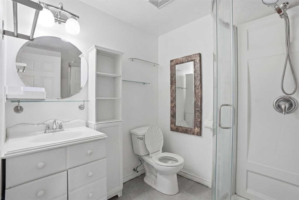 203 Shawglen Road Sw, Calgary, AB - Indoor Photo Showing Bathroom