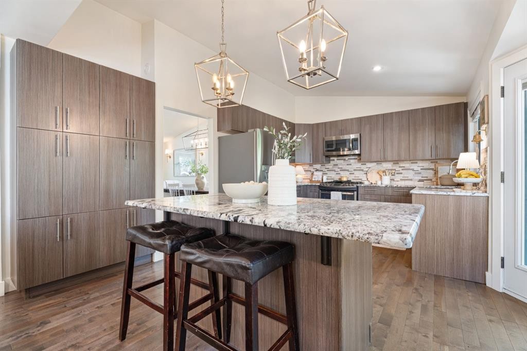 36 Sunvista Place Se, Calgary, AB - Indoor Photo Showing Kitchen With Upgraded Kitchen