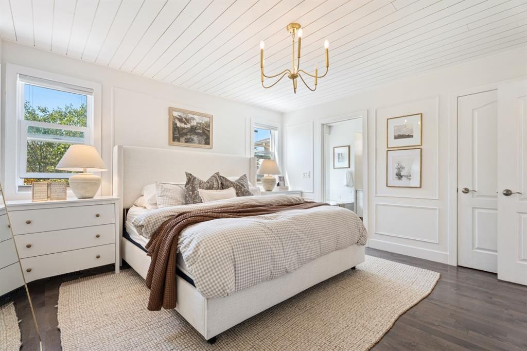 36 Sunvista Place Se, Calgary, AB - Indoor Photo Showing Bedroom