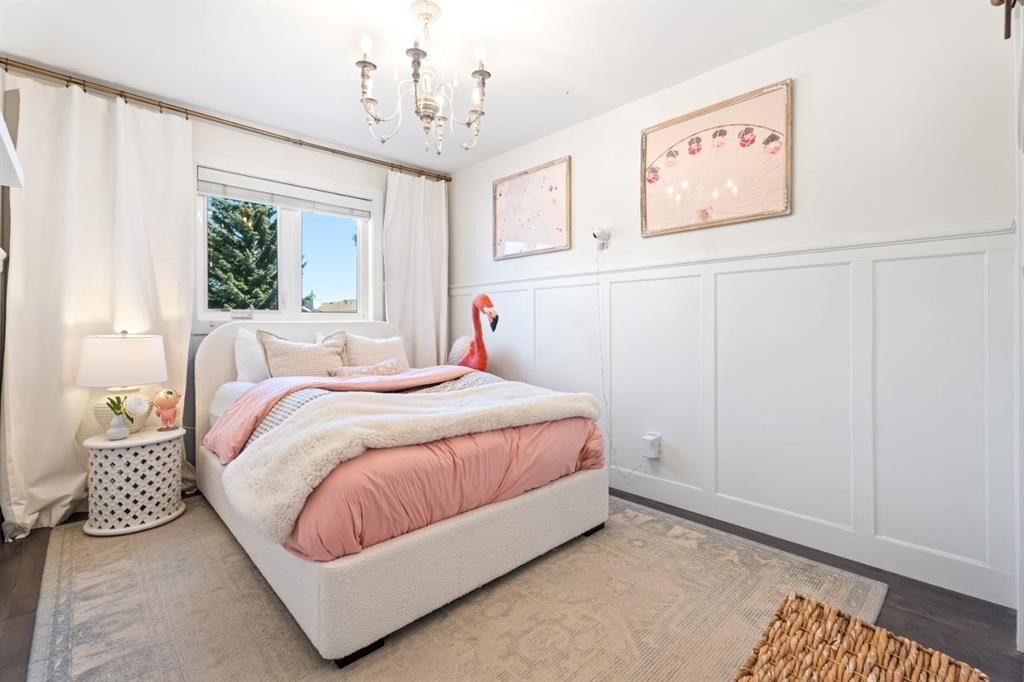 36 Sunvista Place Se, Calgary, AB - Indoor Photo Showing Bedroom