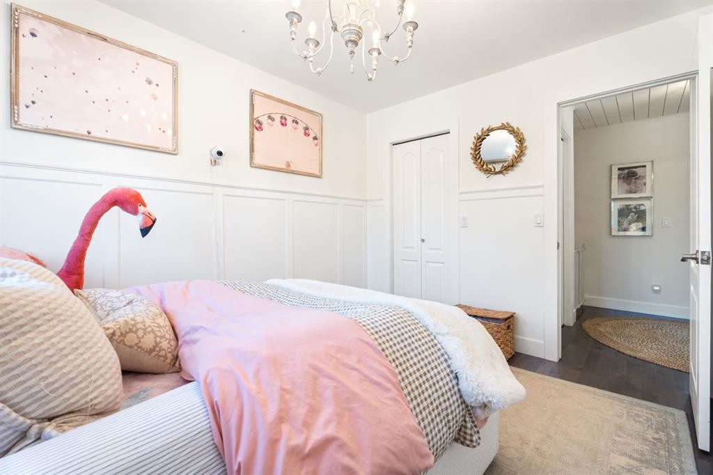 36 Sunvista Place Se, Calgary, AB - Indoor Photo Showing Bedroom