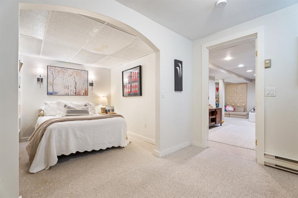 36 Sunvista Place Se, Calgary, AB - Indoor Photo Showing Bedroom