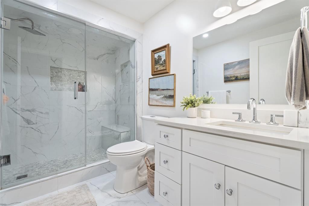 36 Sunvista Place Se, Calgary, AB - Indoor Photo Showing Bathroom