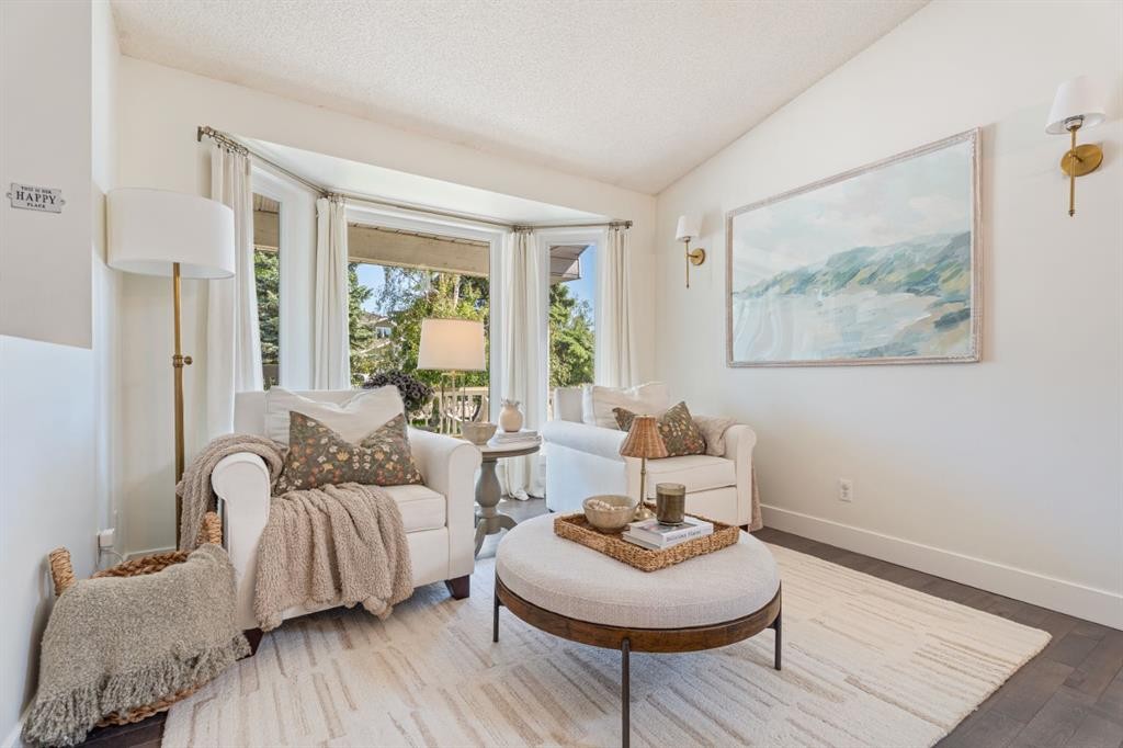 36 Sunvista Place Se, Calgary, AB - Indoor Photo Showing Living Room
