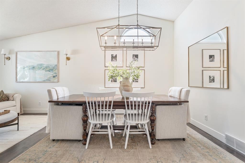 36 Sunvista Place Se, Calgary, AB - Indoor Photo Showing Dining Room