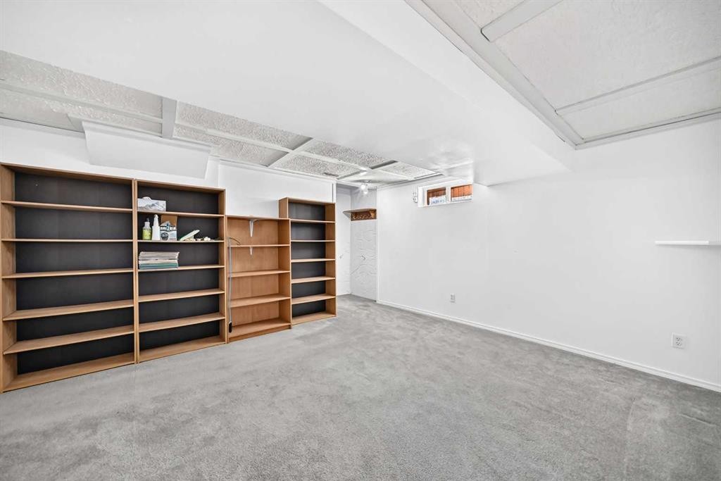 7828 10 Street Nw, Calgary, AB - Indoor