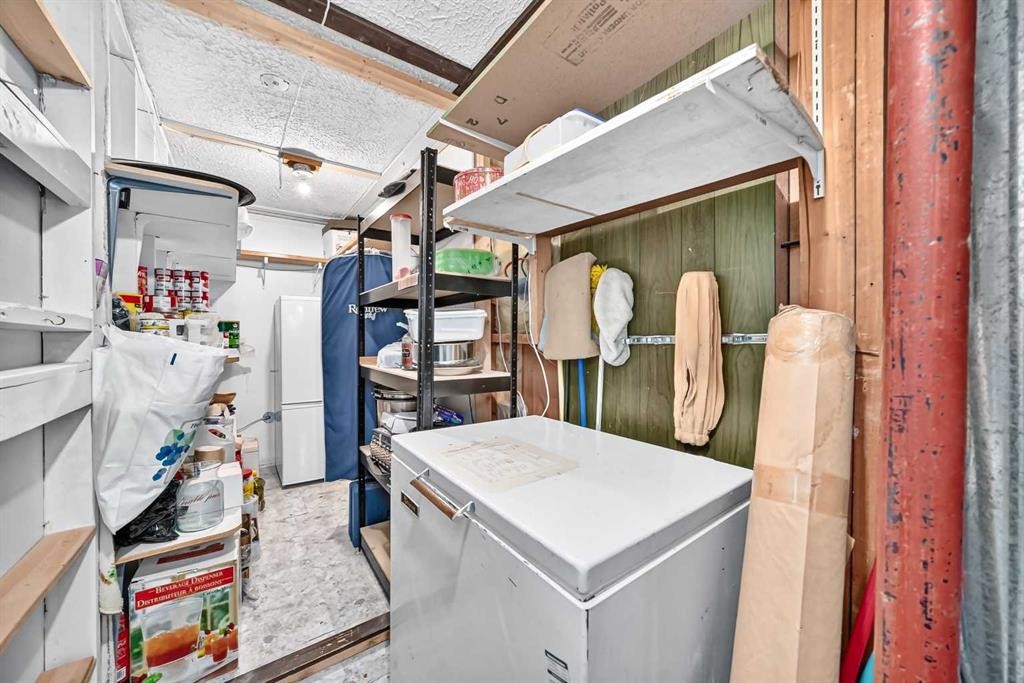 7828 10 Street Nw, Calgary, AB - Indoor