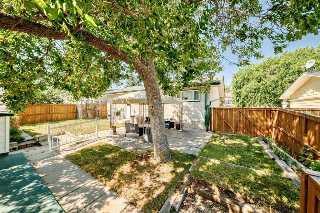 7828 10 Street Nw, Calgary, AB - Outdoor