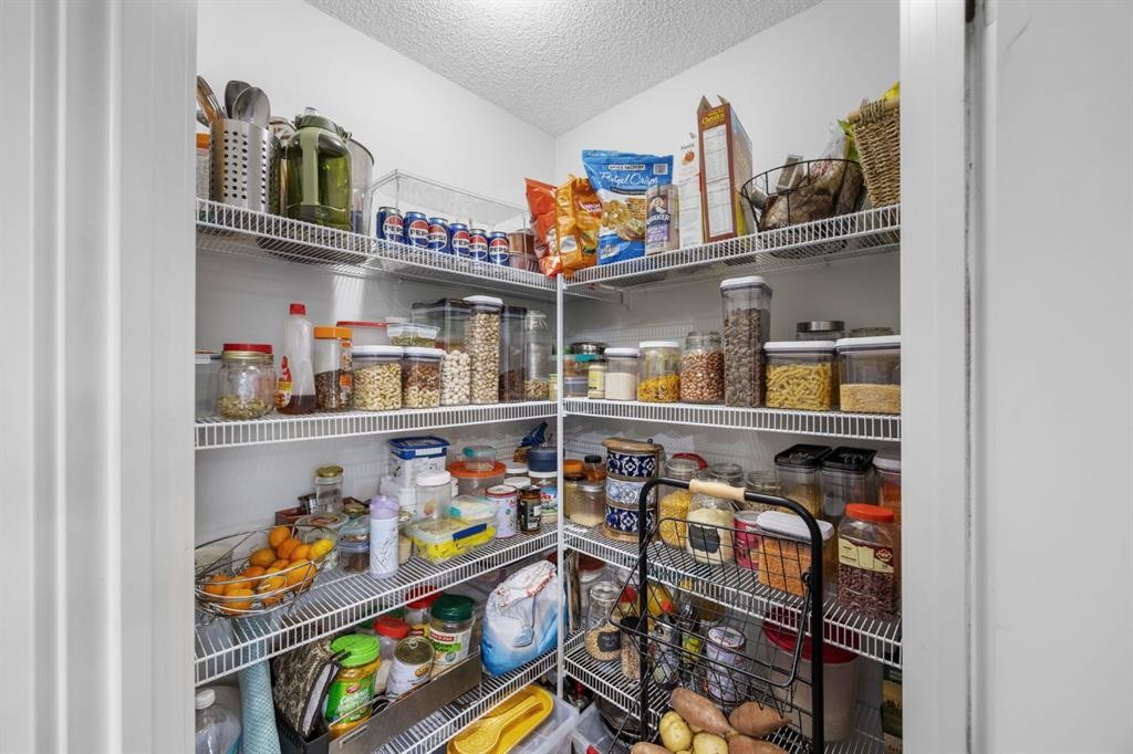 575 Evergreen Circle Sw, Calgary, AB - Indoor