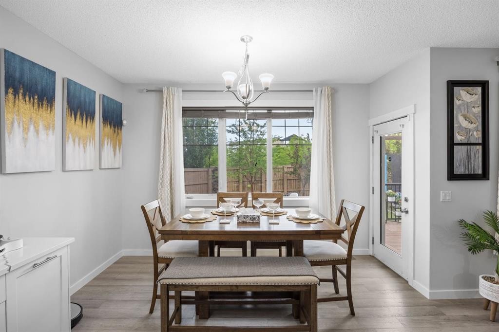 575 Evergreen Circle Sw, Calgary, AB - Indoor Photo Showing Dining Room