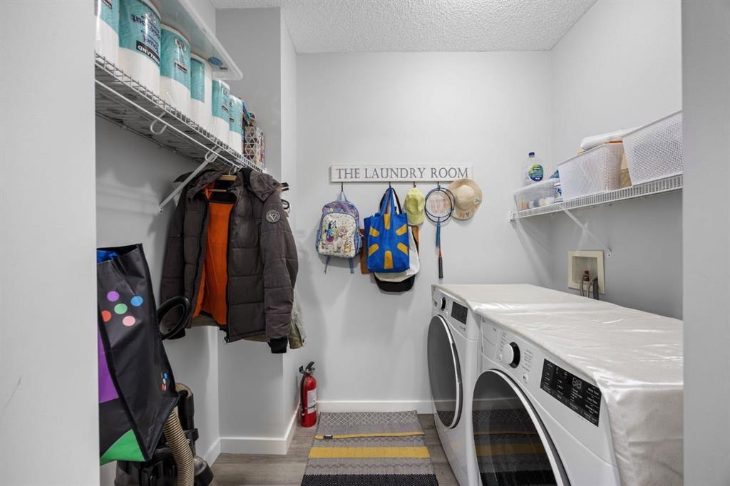 575 Evergreen Circle Sw, Calgary, AB - Indoor Photo Showing Laundry Room