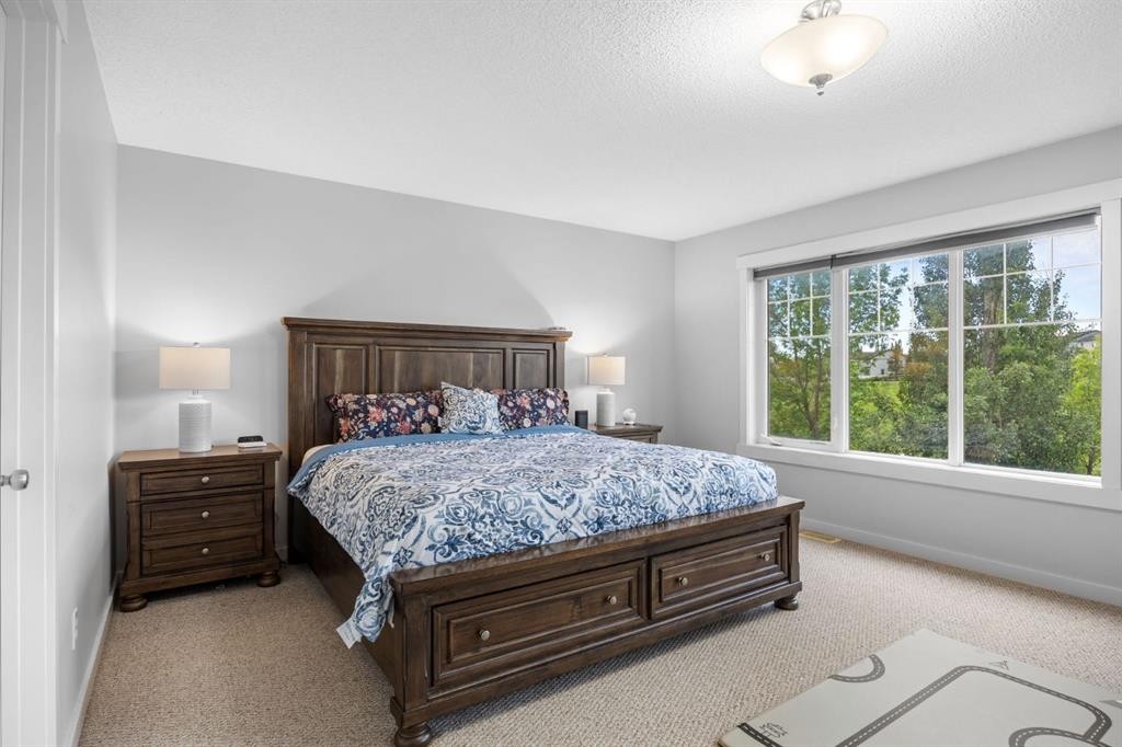 575 Evergreen Circle Sw, Calgary, AB - Indoor Photo Showing Bedroom