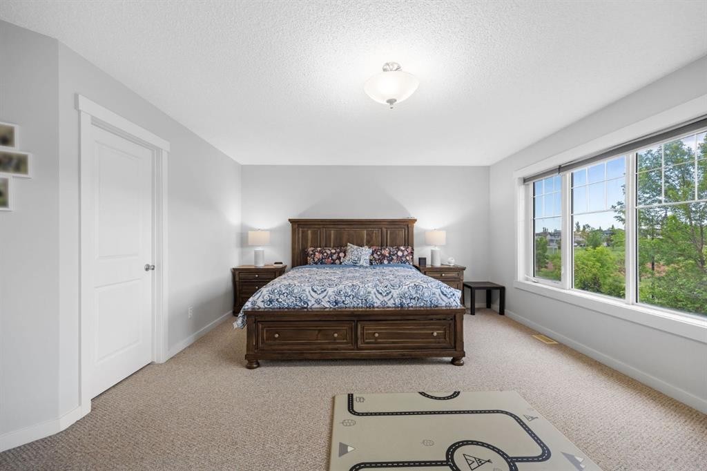 575 Evergreen Circle Sw, Calgary, AB - Indoor Photo Showing Bedroom