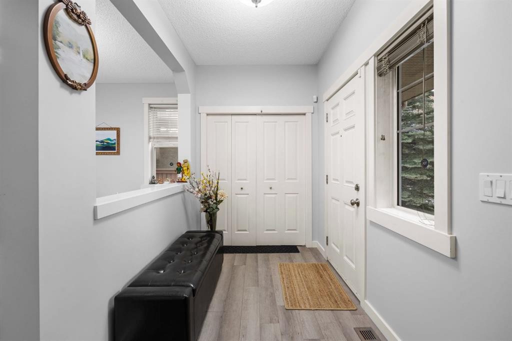 575 Evergreen Circle Sw, Calgary, AB - Indoor Photo Showing Other Room