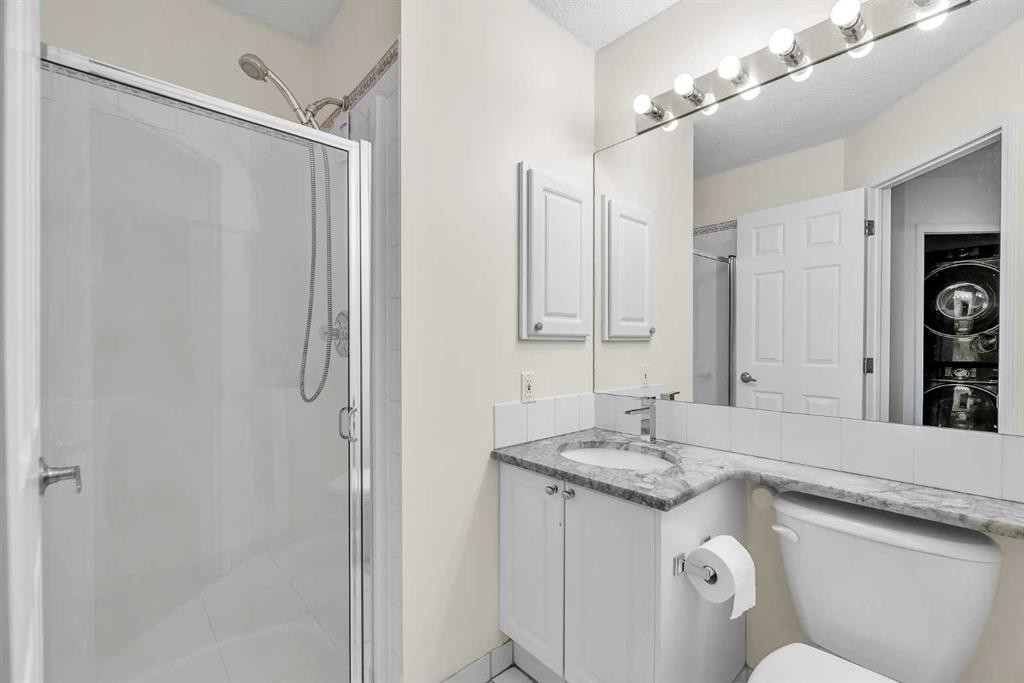 68 Catalina Circle Ne, Calgary, AB - Indoor Photo Showing Bathroom