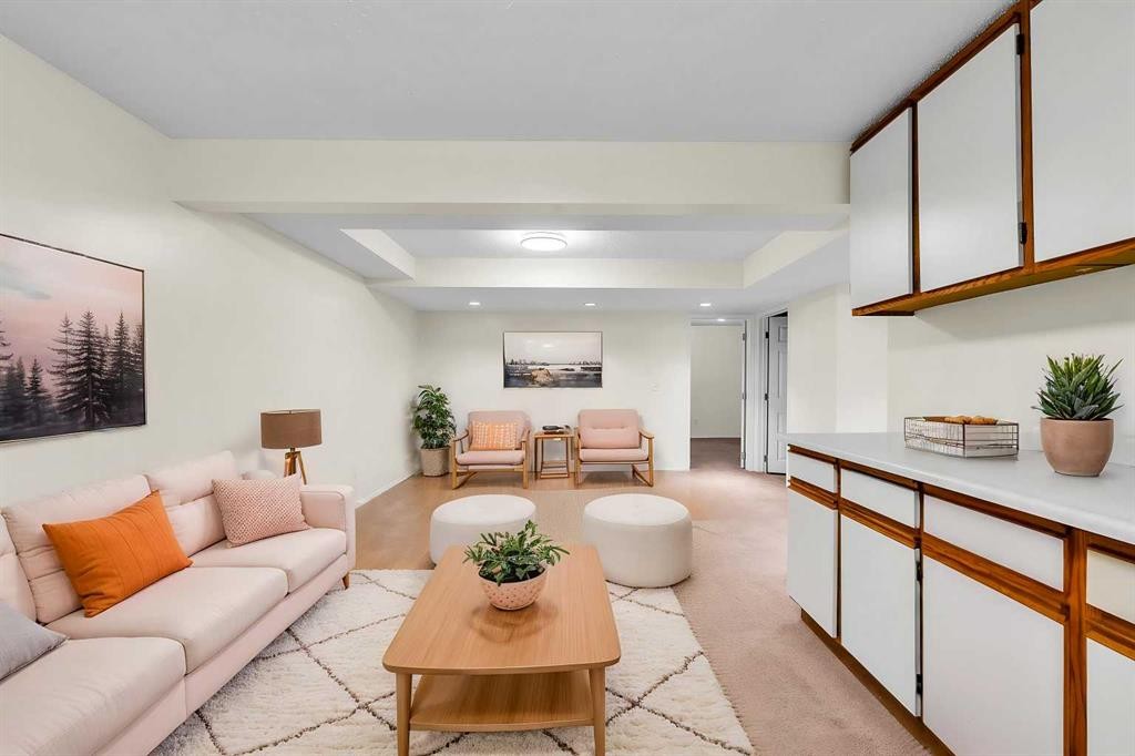 68 Catalina Circle Ne, Calgary, AB - Indoor Photo Showing Living Room
