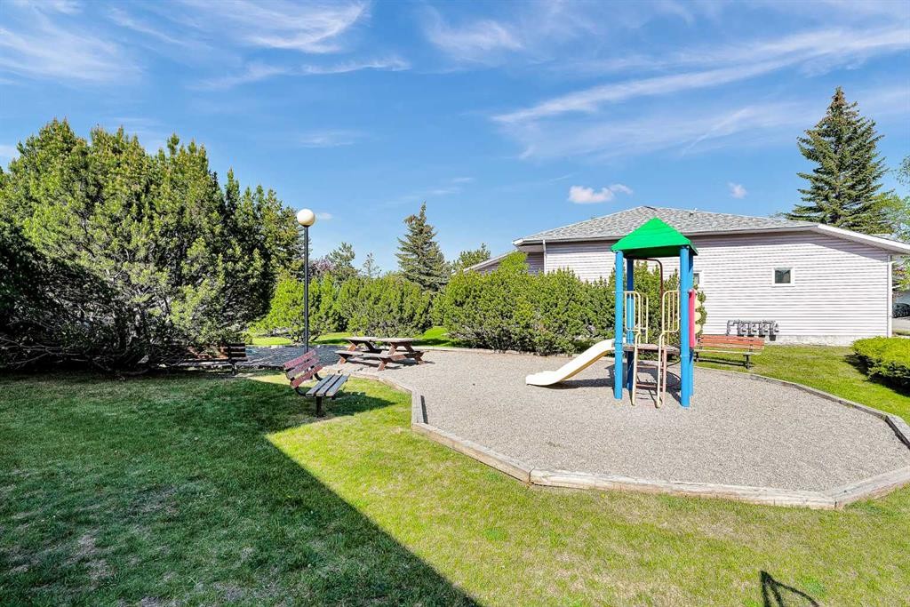 68 Catalina Circle Ne, Calgary, AB - Outdoor
