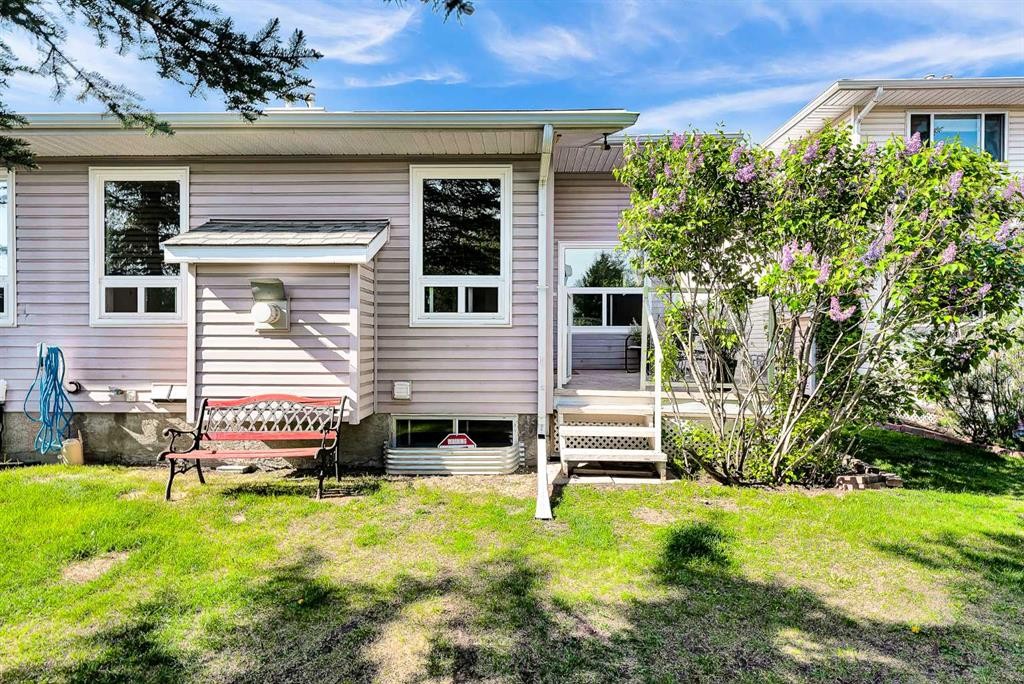68 Catalina Circle Ne, Calgary, AB - Outdoor