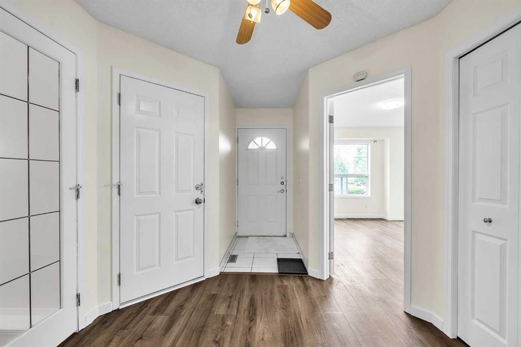 68 Catalina Circle Ne, Calgary, AB - Indoor Photo Showing Other Room
