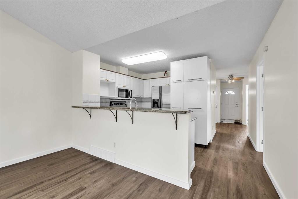 68 Catalina Circle Ne, Calgary, AB - Indoor Photo Showing Other Room