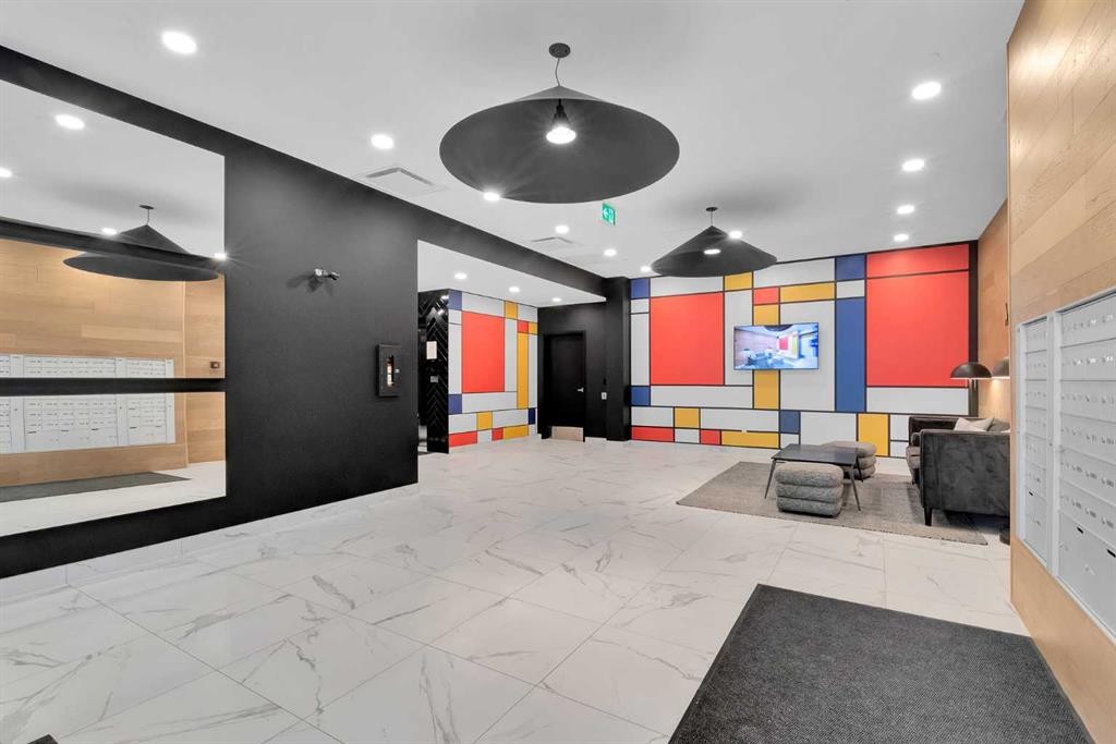 516-8230 Broadcast Avenue Sw, Calgary, AB - Indoor Photo Showing Other Room