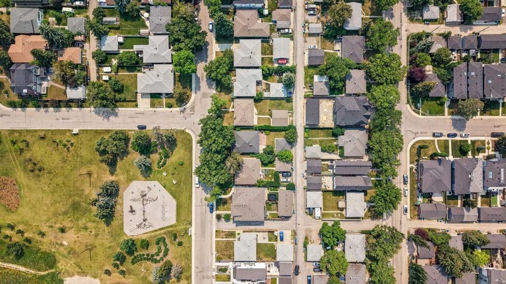 2307 7 Street Ne, Calgary, AB - Outdoor With View