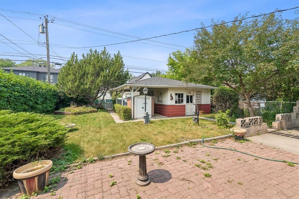 2307 7 Street Ne, Calgary, AB - Outdoor
