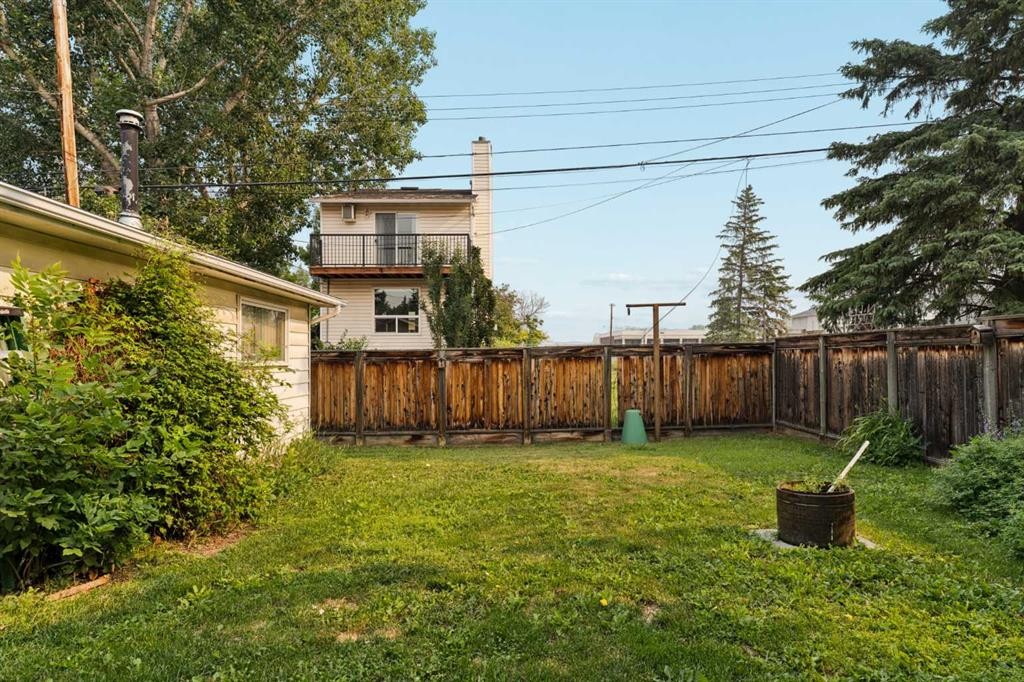 440 36 Avenue Nw, Calgary, AB - Outdoor