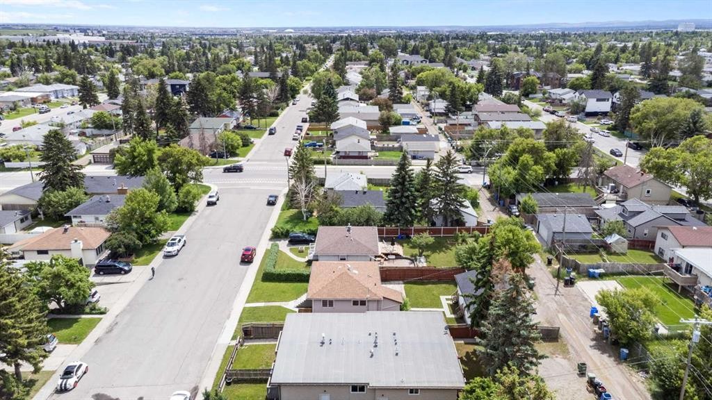 1831 43 Street Se, Calgary, AB - Outdoor With View