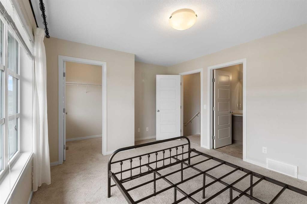 506 Evansridge Park Nw, Calgary, AB - Indoor Photo Showing Other Room