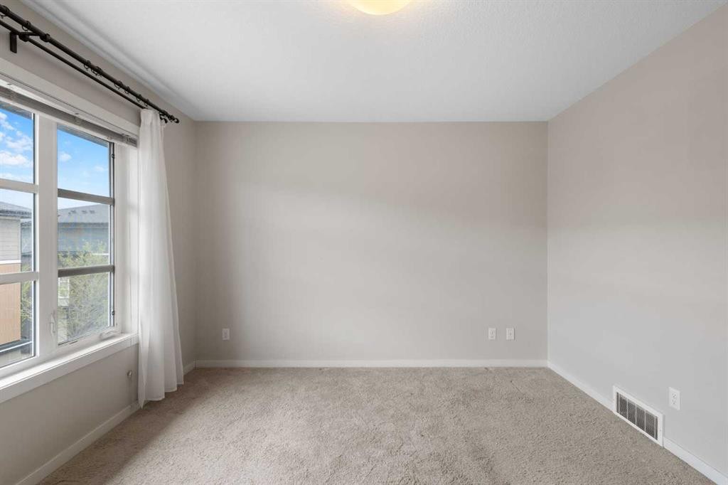 506 Evansridge Park Nw, Calgary, AB - Indoor Photo Showing Other Room