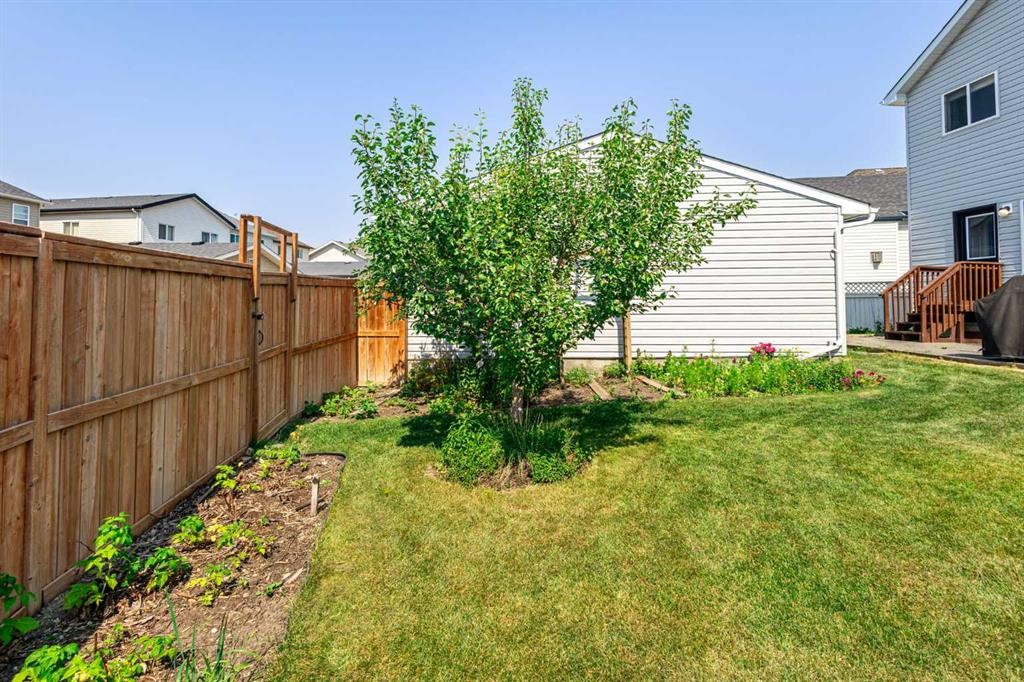 49 Evermeadow Manor Sw, Calgary, AB - Outdoor With Exterior