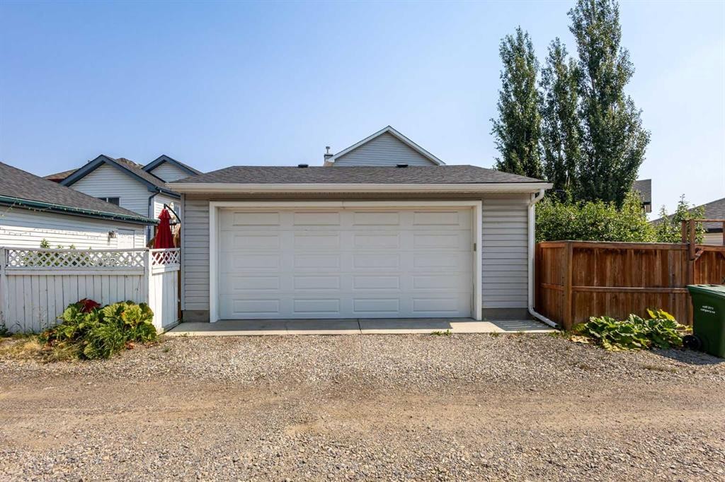 49 Evermeadow Manor Sw, Calgary, AB - Outdoor
