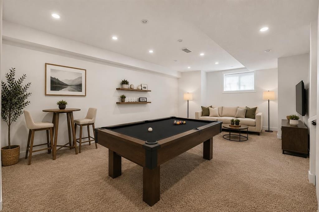 4828 20 Avenue Nw, Calgary, AB - Indoor Photo Showing Other Room