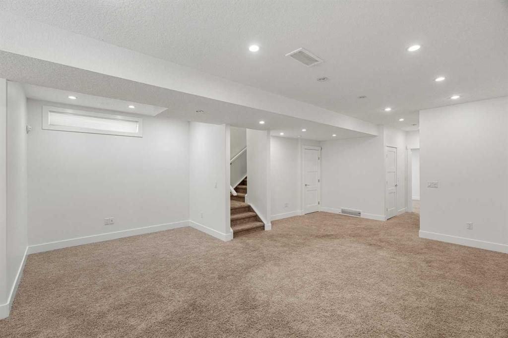 4828 20 Avenue Nw, Calgary, AB - Indoor