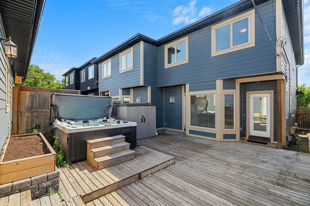 4828 20 Avenue Nw, Calgary, AB - Outdoor With Deck Patio Veranda With Exterior