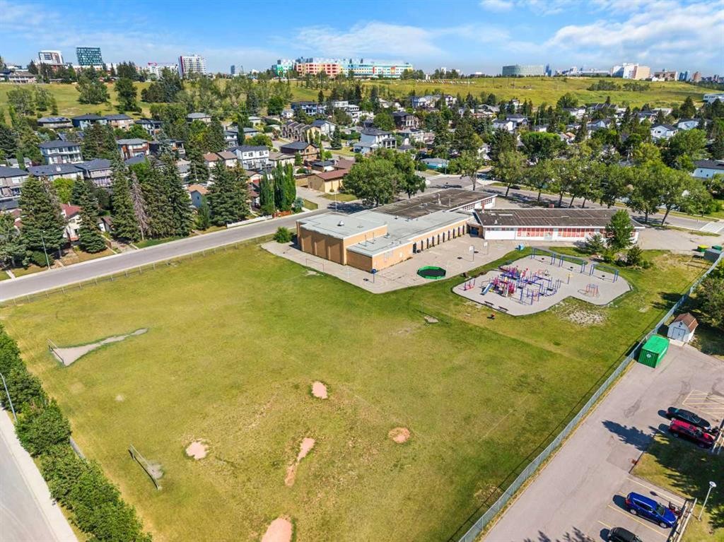 4828 20 Avenue Nw, Calgary, AB - Outdoor With View