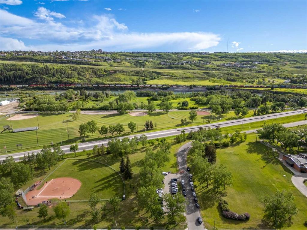 4828 20 Avenue Nw, Calgary, AB - Outdoor With View
