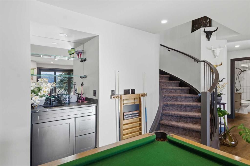 38 Sunrise Way, Priddis Greens, AB - Indoor Photo Showing Other Room