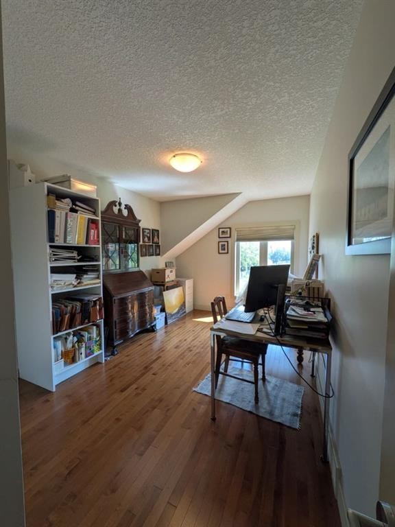 2104 23 Avenue Nw, Calgary, AB - Indoor