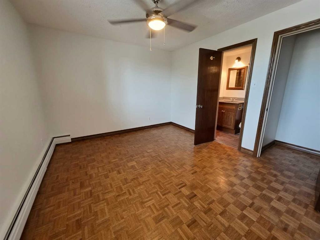 201-512 Cedar Crescent Sw, Calgary, AB - Indoor Photo Showing Other Room