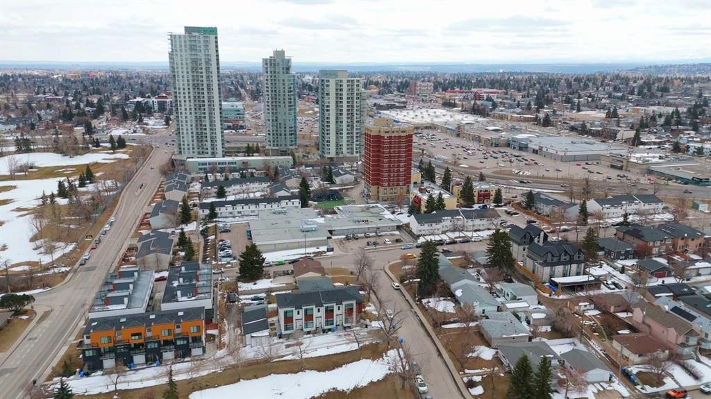 201-512 Cedar Crescent Sw, Calgary, AB - Outdoor With View