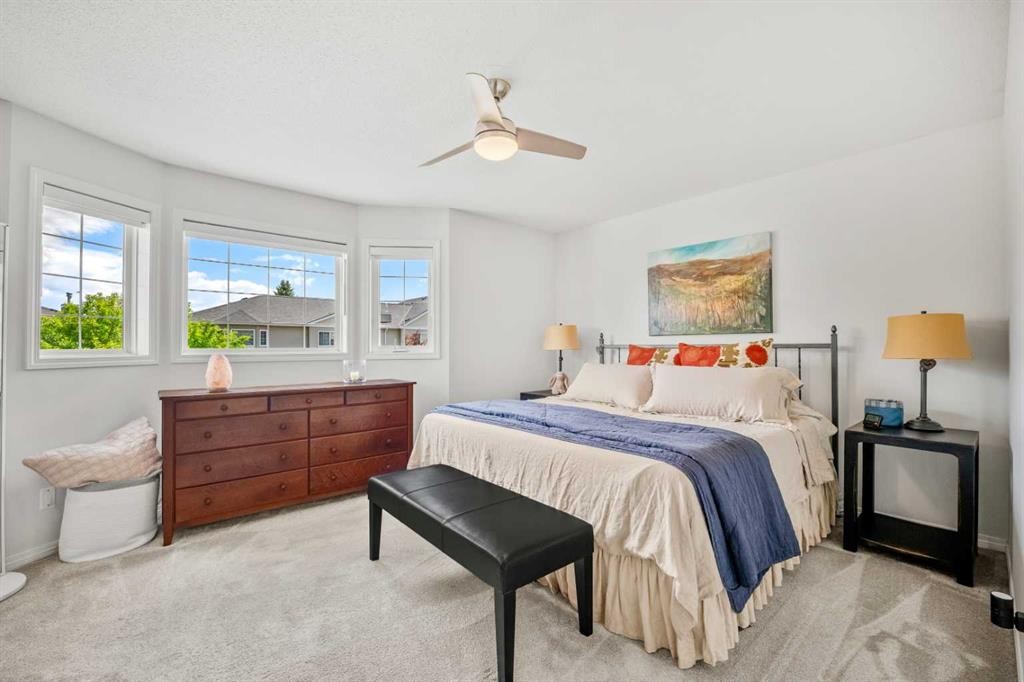 40 Chaparral Ridge Terrace Se, Calgary, AB - Indoor Photo Showing Bedroom
